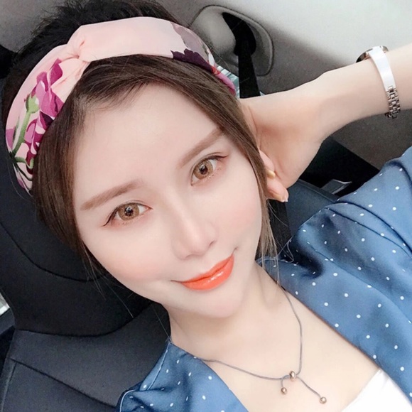 Navy Blue Floral Silk Twist Boho Headband! - Picture 3 of 9